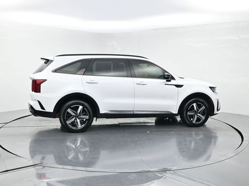 Used 2023 Kia Sorento EX w/ Panoramic Sunroof Package FWD image 4