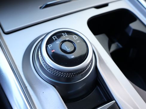 Used 2022 Ford Explorer XLT w/ Equipment Group 202A image 30