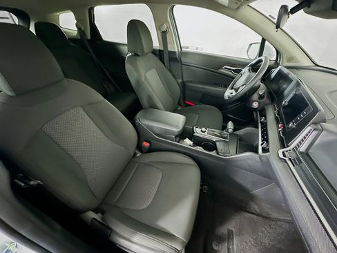 Used 2025 Kia Sportage LX FWD image 29
