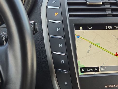 Used 2018 Lincoln MKC Select w/ Select Plus Package image 26