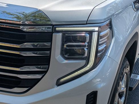 Used 2022 GMC Sierra 1500 SLT w/ SLT Premium Plus Package AWD/4WD image 10