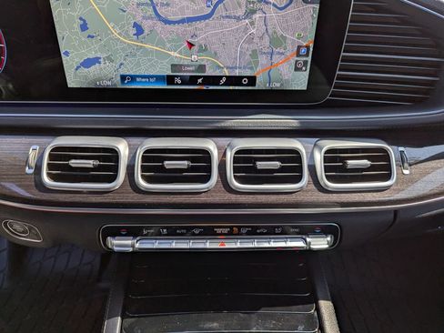 Used 2022 Mercedes-Benz GLS 450 4MATIC image 25