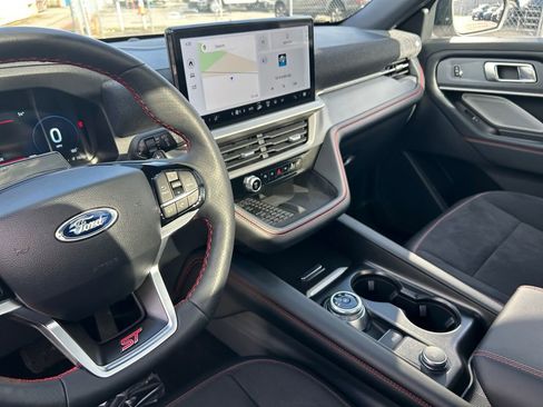 Used 2025 Ford Explorer ST image 20