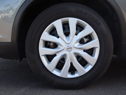 Used 2017 Nissan Rogue S w/ S Appearance Package AWD/4WD image 21