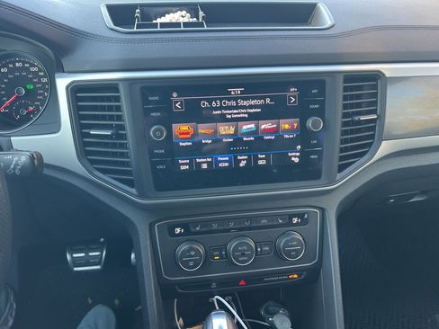 Used 2021 Volkswagen Atlas Cross Sport SE image 11