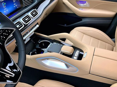 New 2026 Mercedes-Benz GLS 580 4MATIC image 8