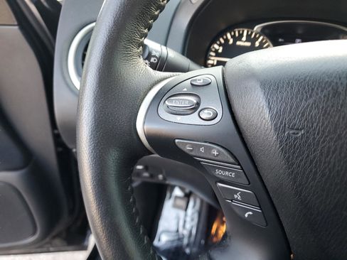 Used 2020 Nissan Pathfinder Platinum image 31