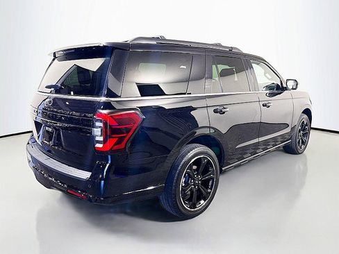 Used 2024 Ford Expedition Limited AWD/4WD image 7