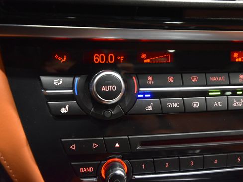 Used 2016 BMW X5 M image 42