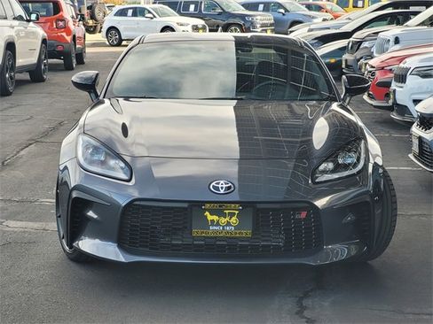 Used 2025 Toyota GR86 Premium image 2