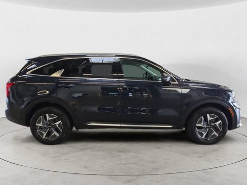 Used 2021 Kia Sorento S FWD image 4