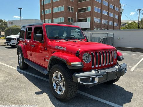 Used 2018 Jeep Wrangler Unlimited Sahara w/ Cold Weather Group AWD/4WD image 4