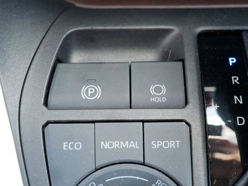 Used 2022 Toyota RAV4 Limited w/ Limited Grade Weather Package AWD/4WD image 29