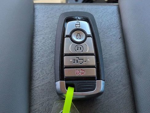 New 2026 Ford F350 4x4 Crew Cab DRW Super Duty image 34