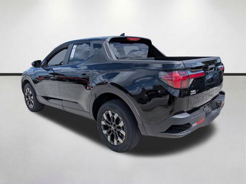 Used 2025 Hyundai Santa Cruz SE FWD image 6