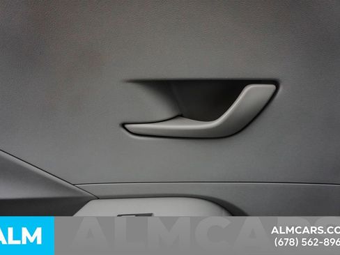 Used 2025 Hyundai Kona SE image 60