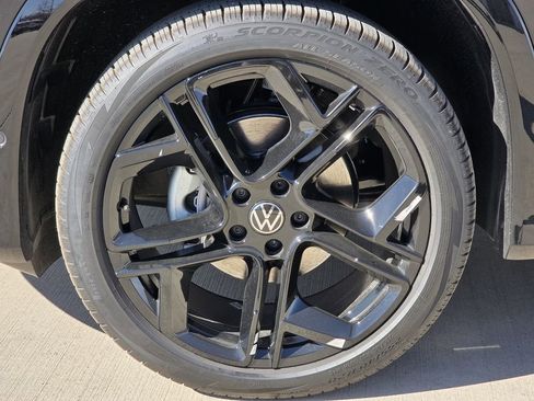 New 2026 Volkswagen Tiguan SE R-Line image 8