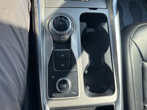 Used 2021 Ford Explorer XLT w/ Equipment Group 202A AWD/4WD image 26