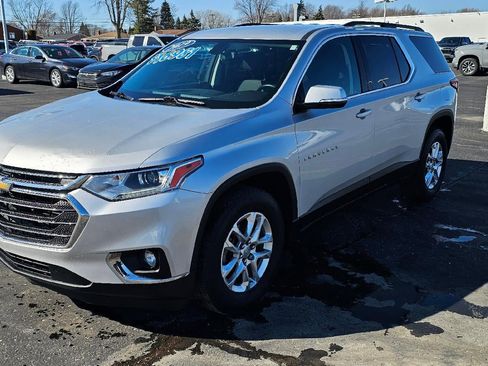 Used 2019 Chevrolet Traverse LT image 3