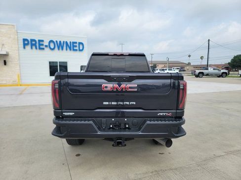 Used 2025 GMC Sierra 2500 AT4 w/ AT4 Premium Plus Package AWD/4WD image 6