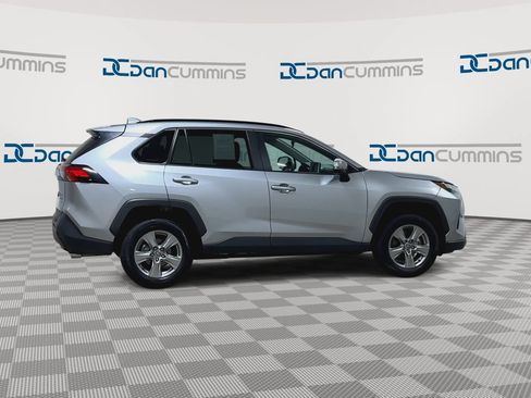 Used 2025 Toyota RAV4 XLE AWD/4WD image 9