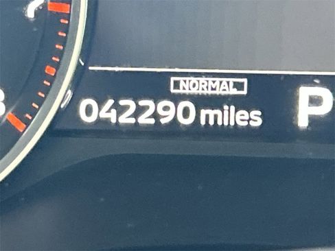 Used 2024 Mitsubishi Outlander SE image 19