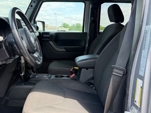 Used 2018 Jeep Wrangler Unlimited Sport S AWD/4WD image 12