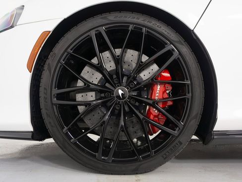 Used 2022 McLaren GT image 9