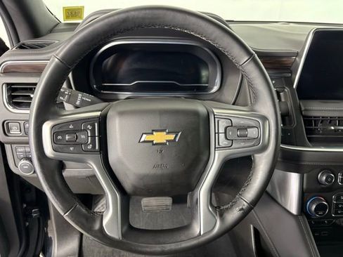 Used 2023 Chevrolet Suburban LT w/ LT Signature Plus Package image 12