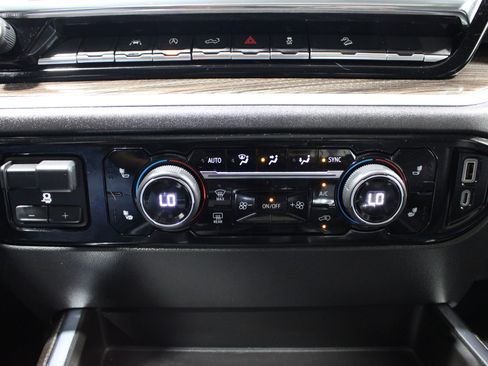 Used 2022 Chevrolet Silverado 1500 LT Trail Boss w/ Convenience Package II AWD/4WD image 17