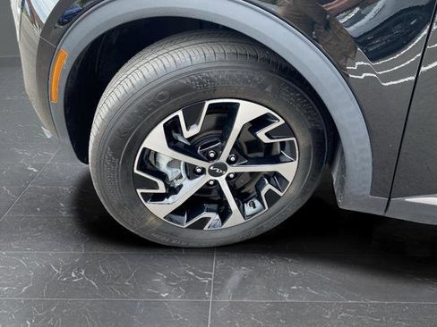 Used 2023 Kia Sportage EX image 40