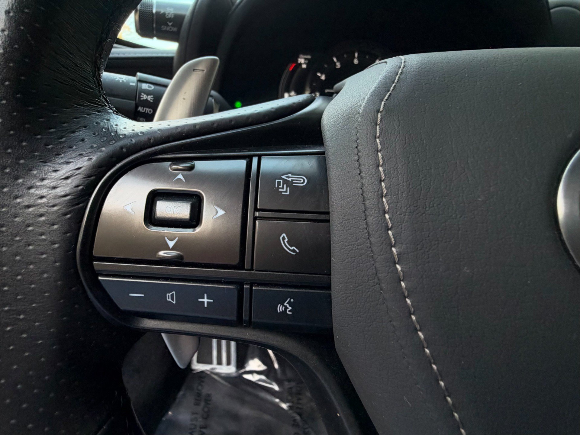 Used 2021 Lexus LC 500 Convertible w/ Touring Package RWD image 22