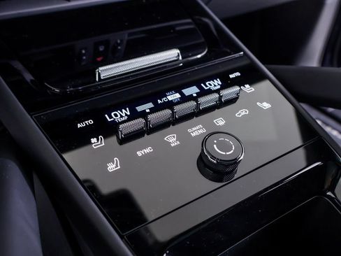 Certified 2026 Porsche Cayenne GTS w/ Technology Package AWD/4WD image 18