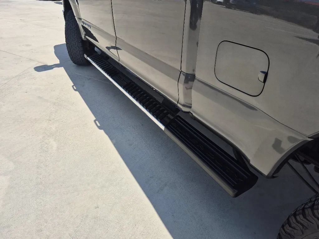 Used 2017 Ford F250 Lariat w/ Lariat Value Package AWD/4WD image 13