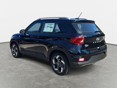 New 2025 Hyundai Venue SEL image 7