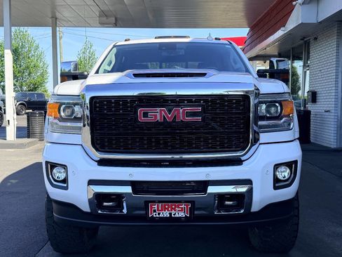 Used 2019 GMC Sierra 2500 Denali w/ Duramax Plus Package AWD/4WD image 7