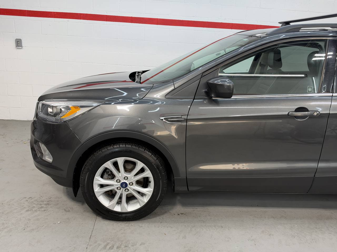 Used 2018 Ford Escape SEL AWD/4WD image 3
