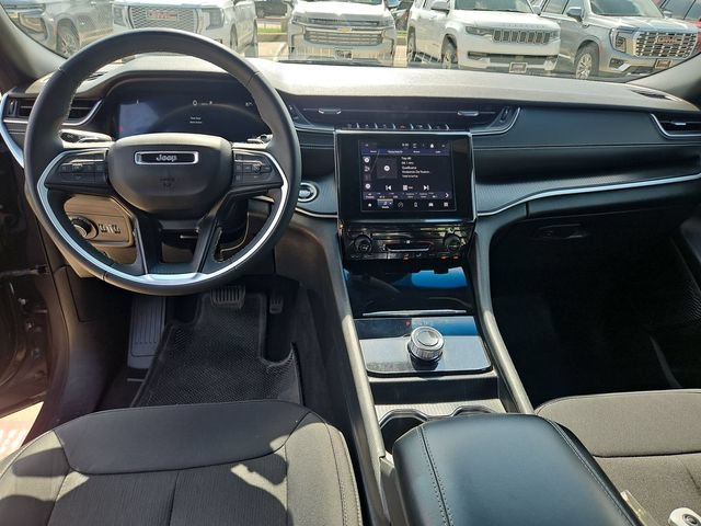 Used 2024 Jeep Grand Cherokee L Laredo AWD/4WD image 19