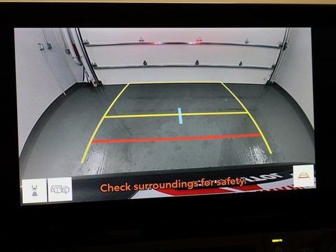 Used 2025 Toyota Grand Highlander AWD image 26