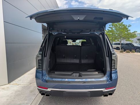 Used 2026 Chevrolet Suburban High Country w/ Sun And Tow Package AWD/4WD image 10
