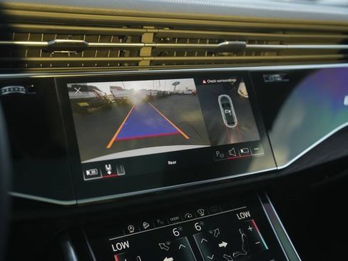 Used 2023 Audi Q8 Prestige image 27