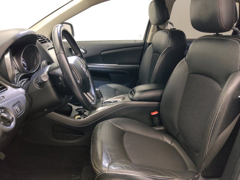 Used 2018 Dodge Journey Crossroad w/ Nav & Sun Group FWD image 17