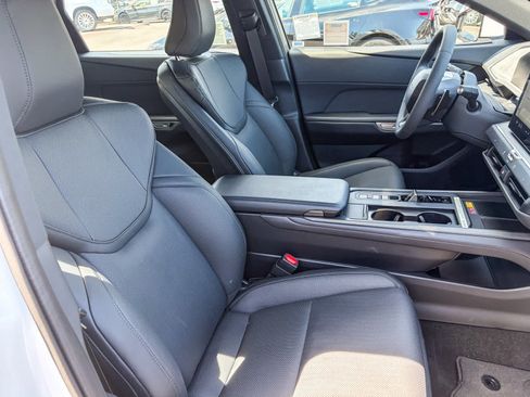 New 2026 Lexus ES 500e AWD/4WD image 17