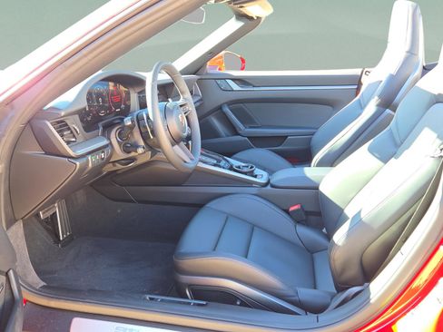 Certified 2025 Porsche 911 Carrera image 8