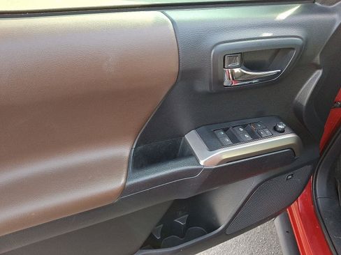 Used 2018 Toyota Tacoma Limited image 12