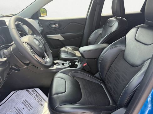 Used 2022 Jeep Cherokee Latitude AWD/4WD image 9