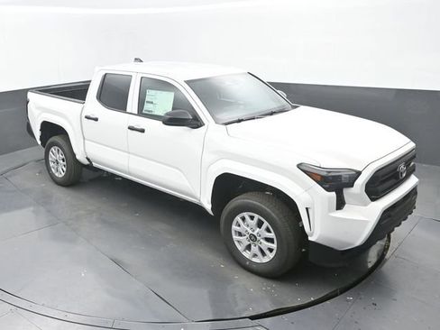 Used 2026 Toyota Tacoma SR w/ SR Upgrade Package AWD/4WD image 27