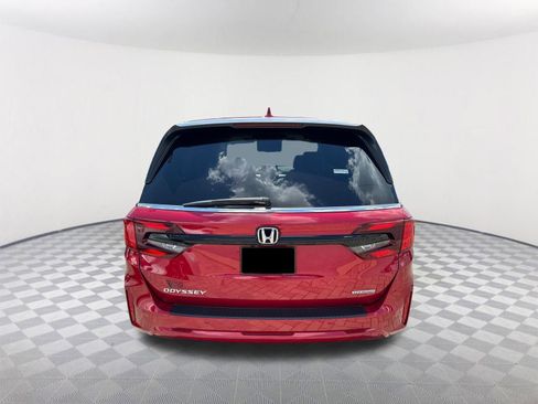 New 2026 Honda Odyssey Touring image 5