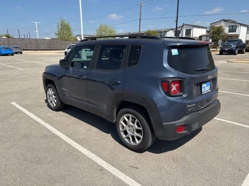 Used 2022 Jeep Renegade Latitude w/ Convenience Group image 3