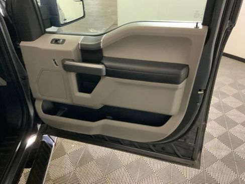 Used 2016 Ford F150 XLT w/ Equipment Group 302A Luxury AWD/4WD image 31